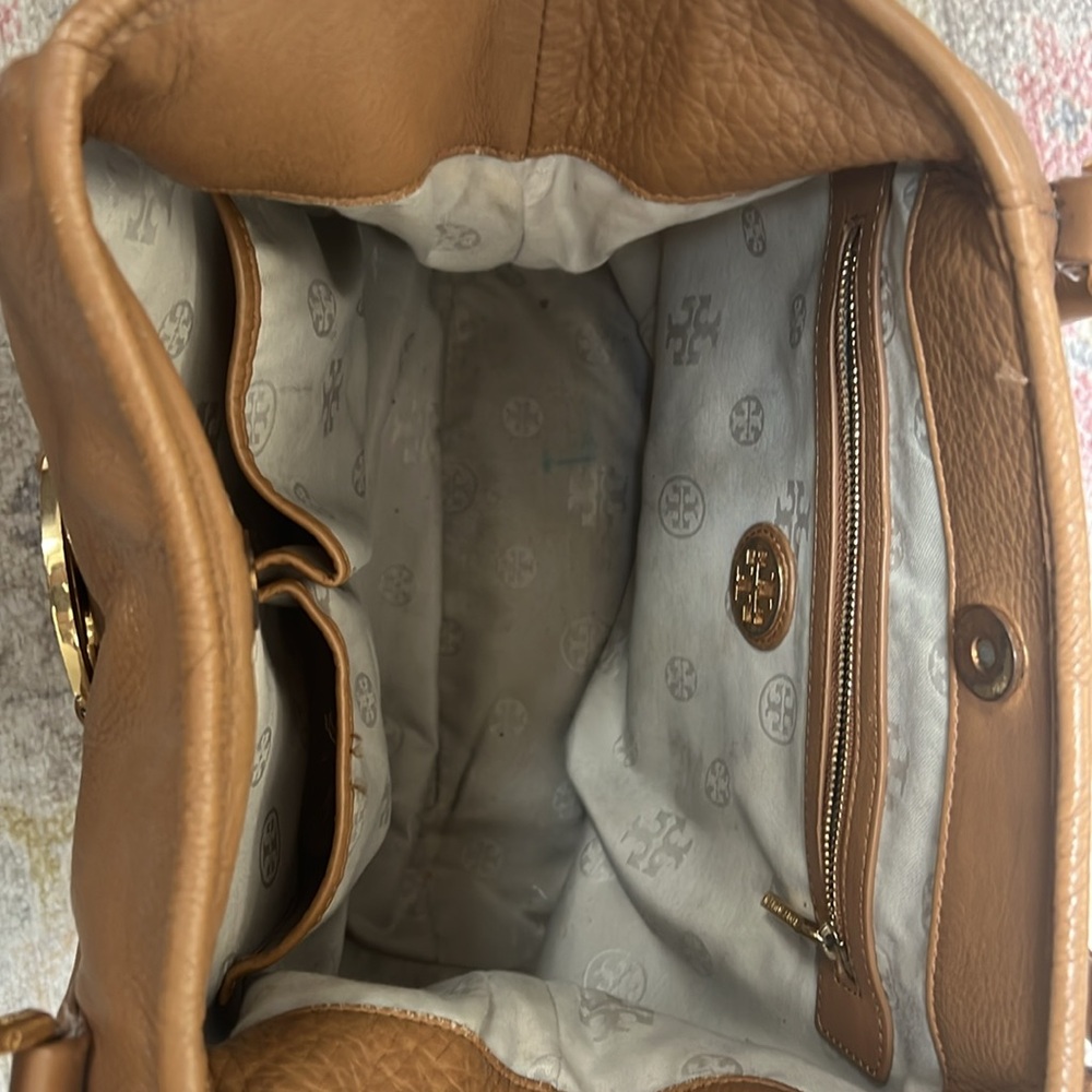 Tory Burch Amanda Hobo - Picture 5 of 5